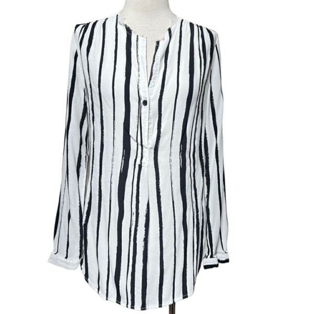 Fifteen Twenty Long Sleeve Raw Hem Striped Blouse Tunic Size M Black White
